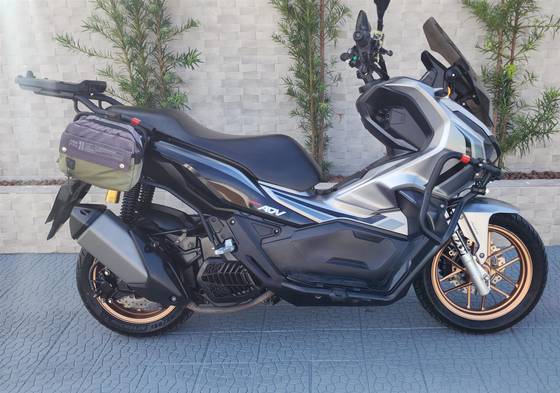 HONDA ADV 
